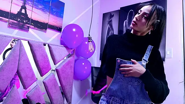 megha_noa's cam snapshot