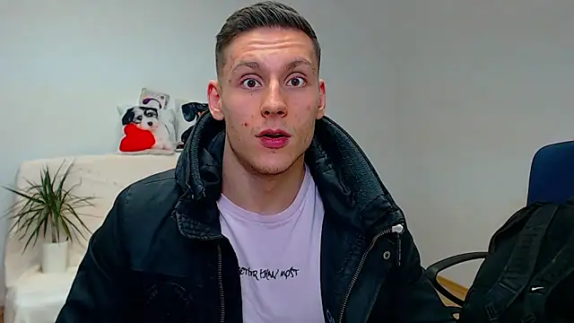 ZeinMiracles live sex cam