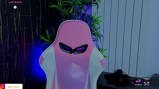 AlyseReuse's cam snapshot