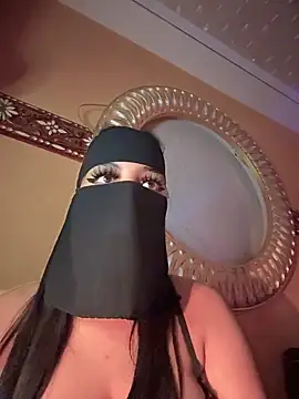 Queentaraf999 live sex cam