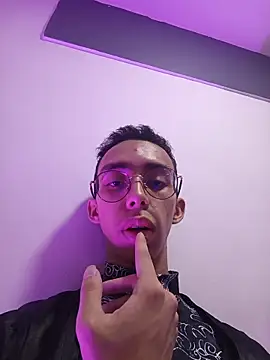 EthaanCox live sex cam