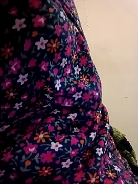 Veshali_Love143's cam snapshot