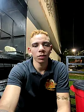 Dylams_maja's cam snapshot