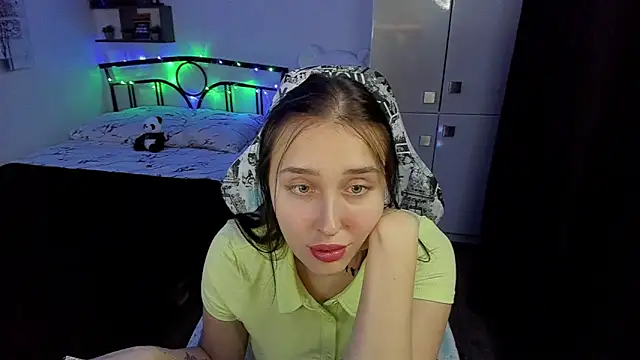 CrazyBitchInLace's web cam