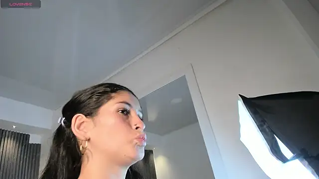 Karol_Yanil's cam snapshot