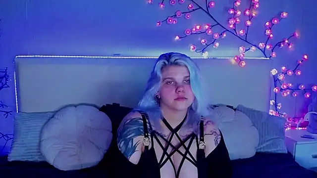 JoannLowe's cam snapshot