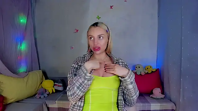 YourLizzyDoll's cam snapshot