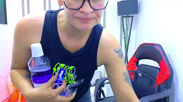 Britney_taylor_'s cam snapshot