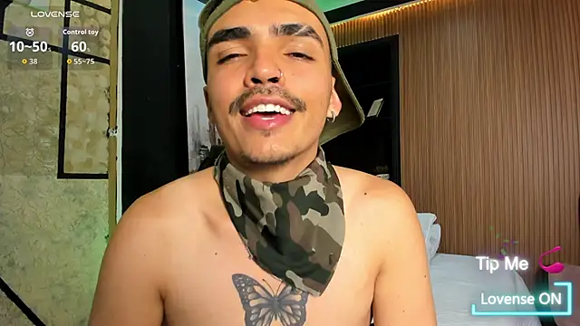 NicoKingg_'s cam snapshot