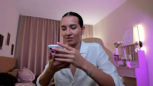 Bellla_Haddid live sex cam