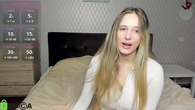 blondy_rina's cam snapshot