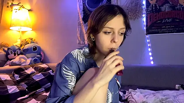 UrSweetieLuna's cam snapshot