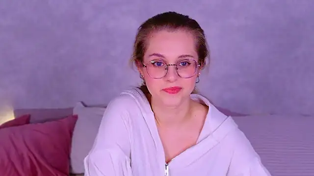 RileyMimicho's cam snapshot