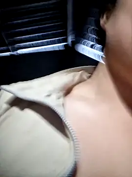 ALIENHR38's cam snapshot