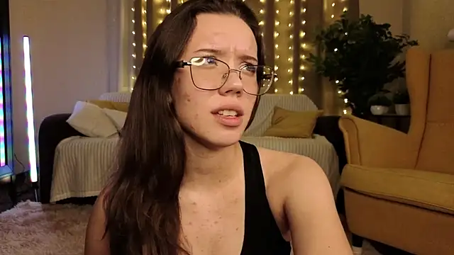 FabiolaCowing's cam snapshot