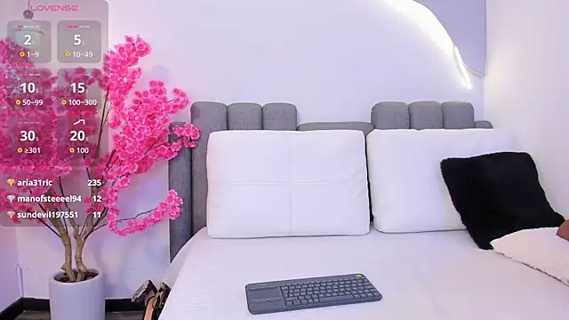 karol_rivera_'s cam snapshot