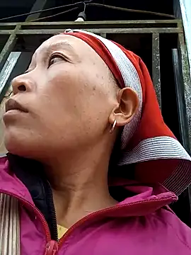 girl-hot2x's cam snapshot