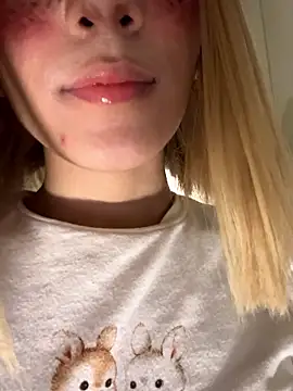 SweetBunnyGF live sex cam