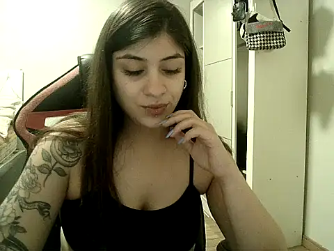 Becca_B's cam snapshot