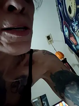 MommyMisfit's cam snapshot