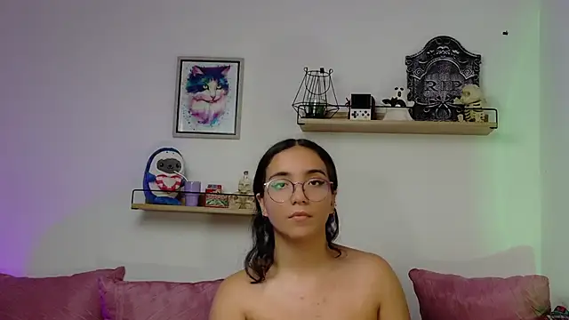 LucyDerby's cam snapshot