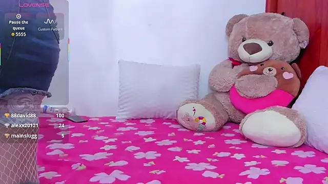 naomi_rousee_'s cam snapshot