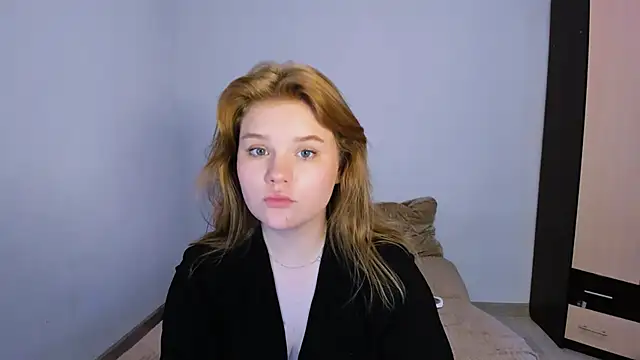 LaseyMoon's cam snapshot