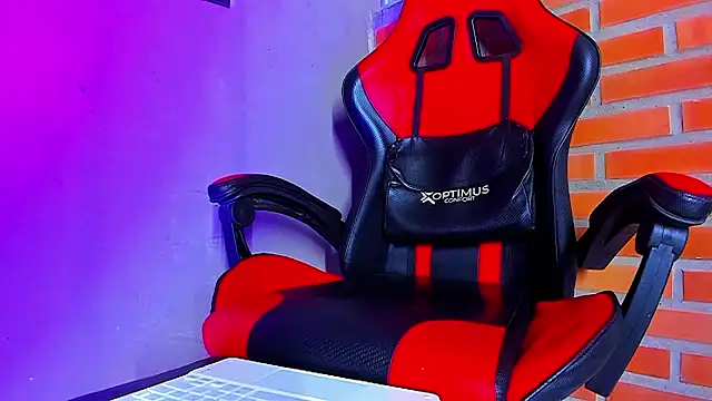 tattooedsmoker777's cam snapshot