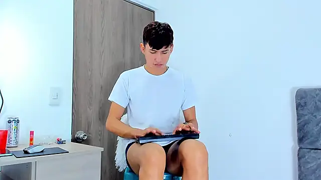 Nicolas_Torres_'s cam snapshot