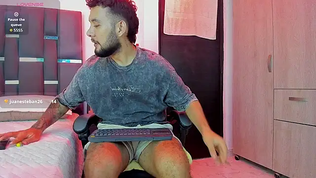 noah_corvelle's cam snapshot