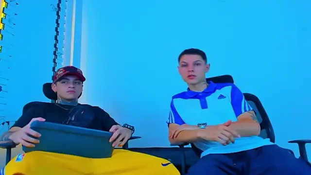 HOT_boy2025's cam snapshot