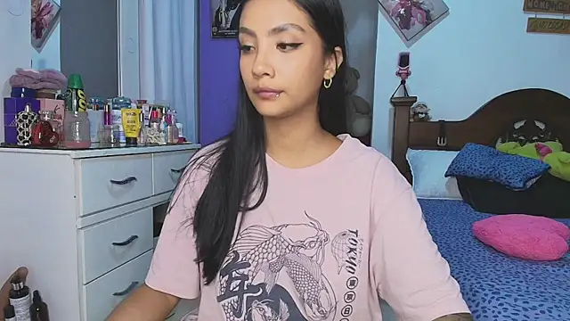 mia_yireth's web cam