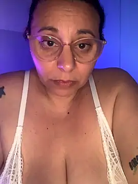 LupitaHaze live sex cam