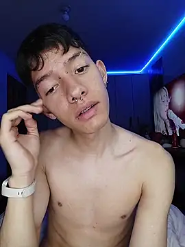 heyy_noah11's cam snapshot