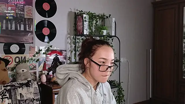 OdetteBiddy's cam snapshot