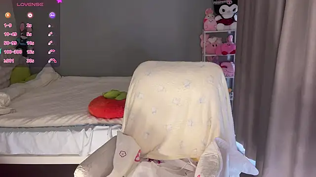 Kittenfishing's cam snapshot