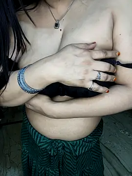 PRIYA_22 live sex cam