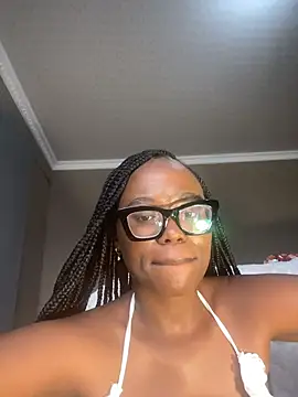 Moonzy77 live sex cam