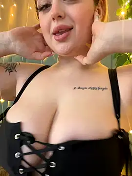 KellyMoors's cam snapshot