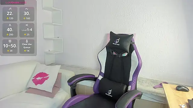 Ella_starrr__'s cam snapshot