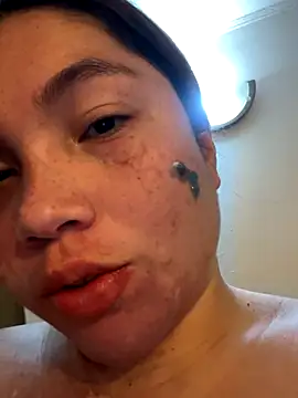 WhiteWomen's cam snapshot