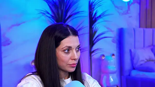 EllyLynn's cam snapshot