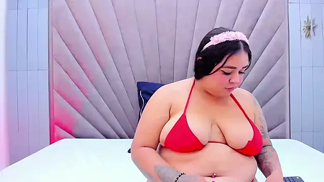 ElenaHills's cam snapshot