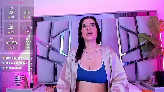 _valeria_saenz_'s cam snapshot