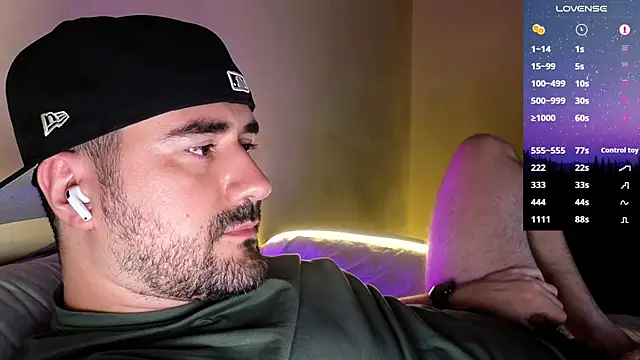 DominantTheo live sex cam