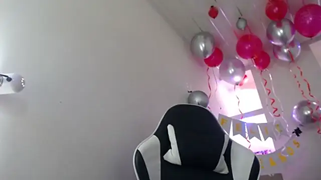 Charis_21 live sex cam