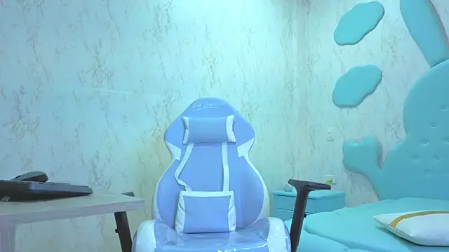 Mia_Cuttee's cam snapshot