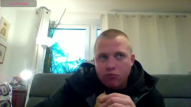 Matttthees live sex cam