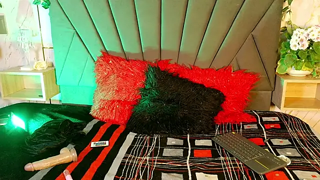 Luna_Scarlet1 live sex cam