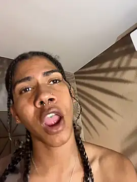 Maxim-Walker live sex cam